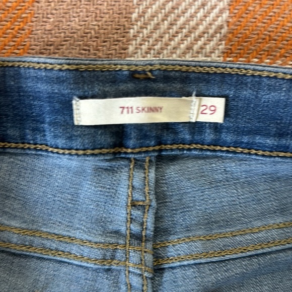 Levi 711 Skinny Jean - Picture 2 of 3